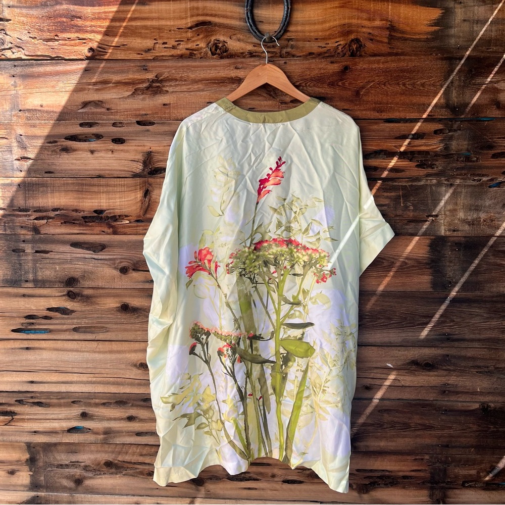 CHICO’S | NWT 100% Silk Green and Red Floral Kimono Cardigan L/XL